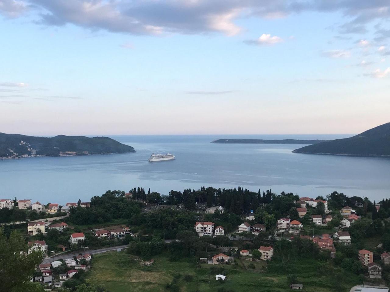 Magnificent Views Apartment Herceg Novi Rum bild